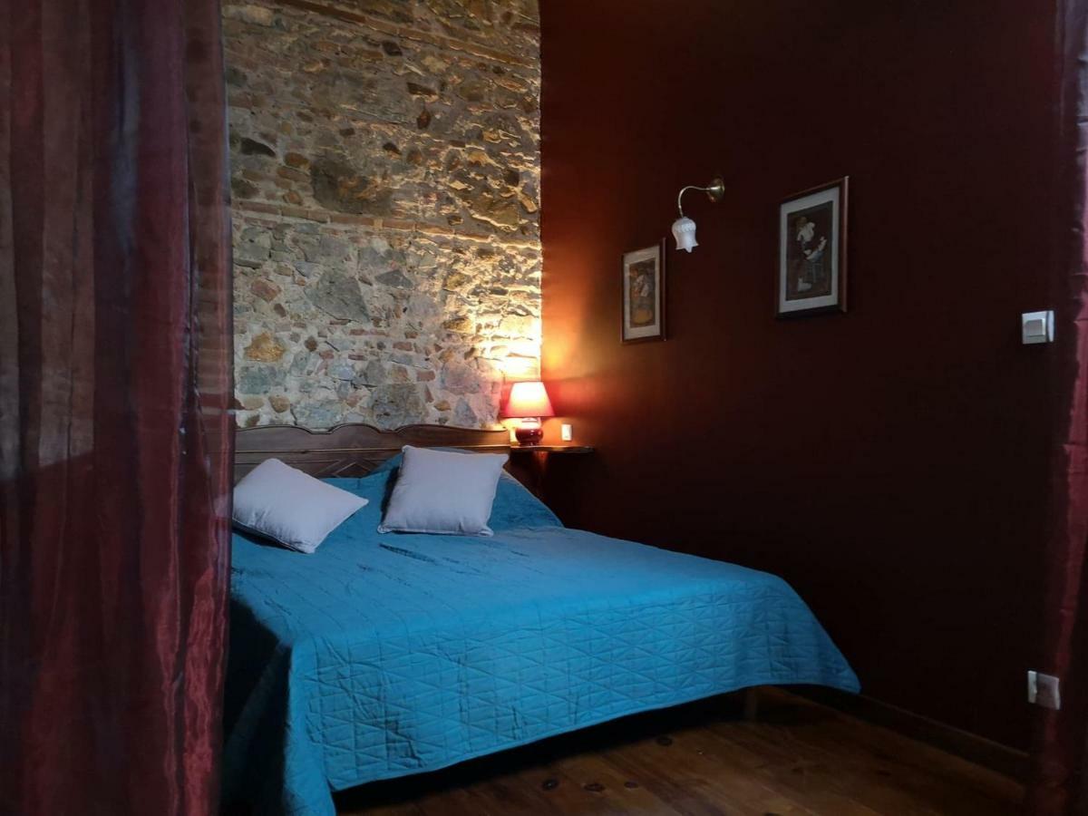 Hotel El Castell Embruixat Saint-Hippolyte  Exterior foto