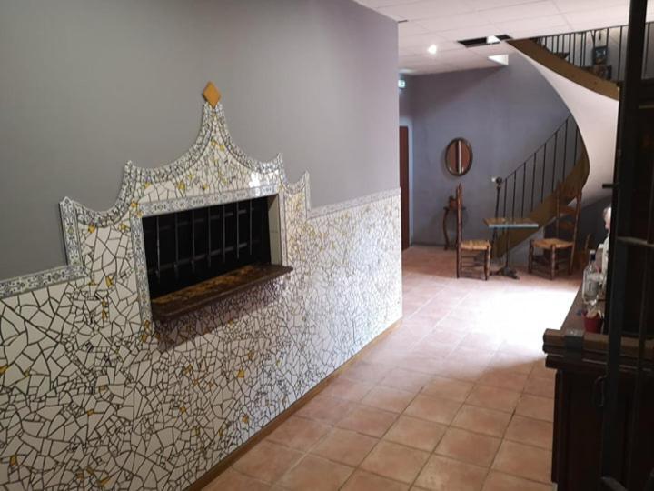 Hotel El Castell Embruixat Saint-Hippolyte  Exterior foto